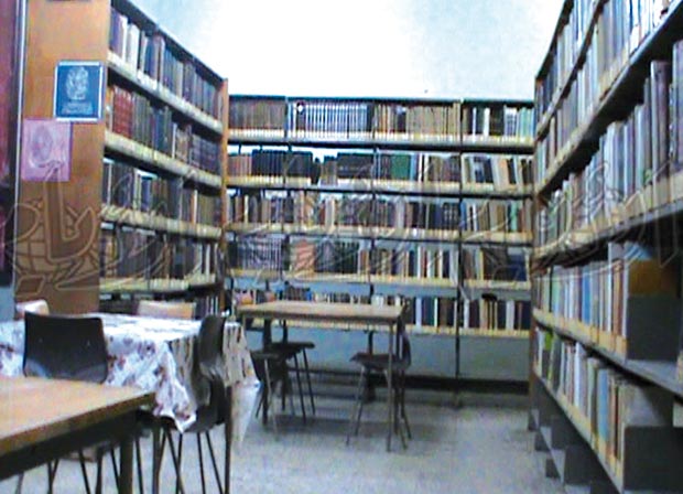 مكتبة باذيب تخلو من القراء مكتبة باذيب تخلو من القراء