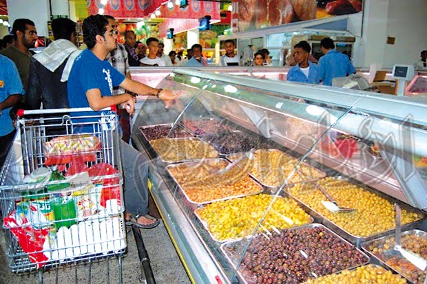 مواطنون حضارم يلبون احتياجات رمضان مواطنون حضارم يلبون احتياجات رمضان