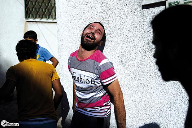 أحد أشقاء القتلى أحد أشقاء القتلى