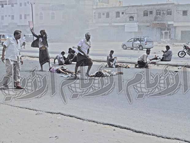 لحظة انفجار العبوة الناسفة وجانب من المصابين والقتلى