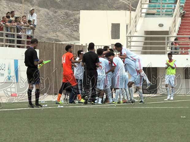 فرحة لاعبي إتحاد إب بتسجيل هدف الفوز