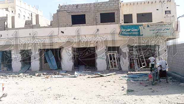 محلات تجارية تضررت جراء الهجوم الانتحاري بالقطن محلات تجارية تضررت جراء الهجوم الانتحاري بالقطن