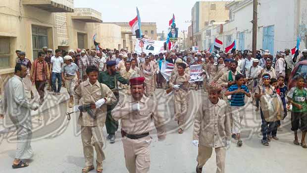 عرض عسكري للجيش الجنوبي يتقدم تظاهرة في شبوة عرض عسكري للجيش الجنوبي يتقدم تظاهرة في شبوة