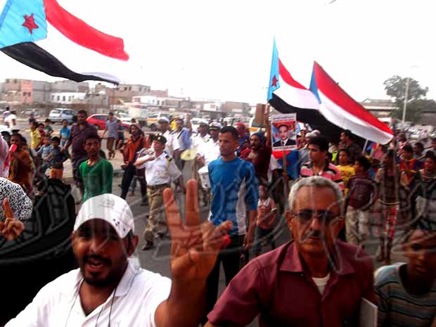 مشهد من مظاهرات حاشده في عدن مشهد من مظاهرات حاشده في عدن