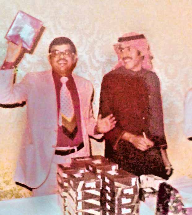 تكريم محمد علي شمشير من شركة مصافي الشعيبة في الكويت
تكريم محمد علي شمشير من شركة مصافي الشعيبة في الكويت