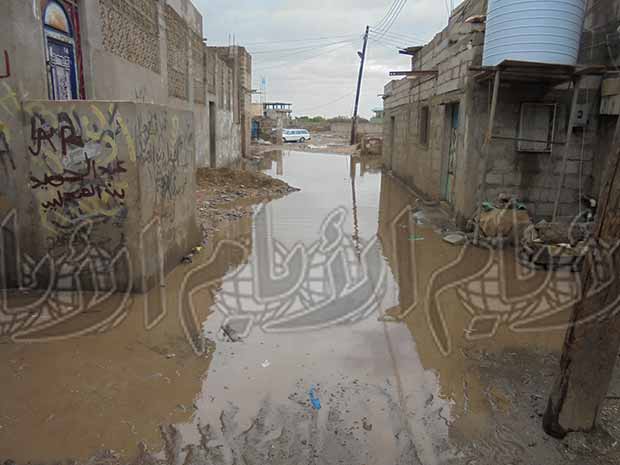 مياه أمطار تحاصر منازل المواطنين مياه أمطار تحاصر منازل المواطنين