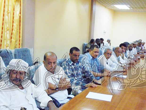 جانب من الحضور في المجلس جانب من الحضور في المجلس