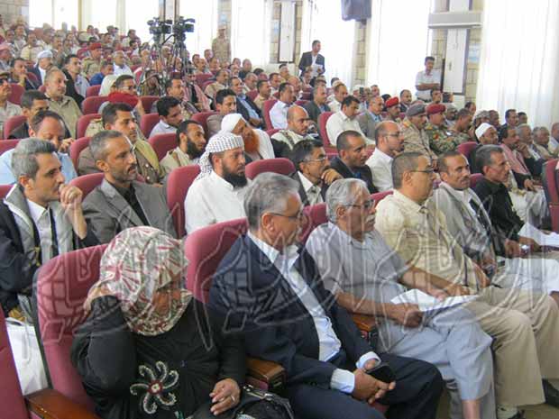 جانب من الحاضرين في اللقاء