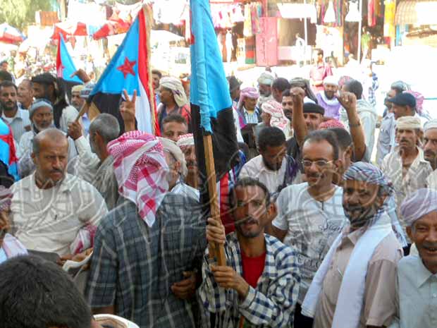 مسيرة حاشدة تطالب بإطلاق الأسرى الجنوبيين