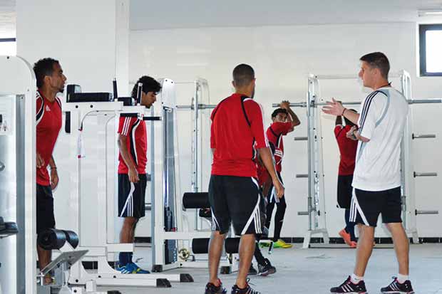 مشهد من التمارين للمنتخب في الصالة
