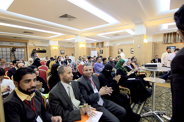 مشهد من الحضور في فعاليات المؤتمر الثقافي الفني مشهد من الحضور في فعاليات المؤتمر الثقافي الفني