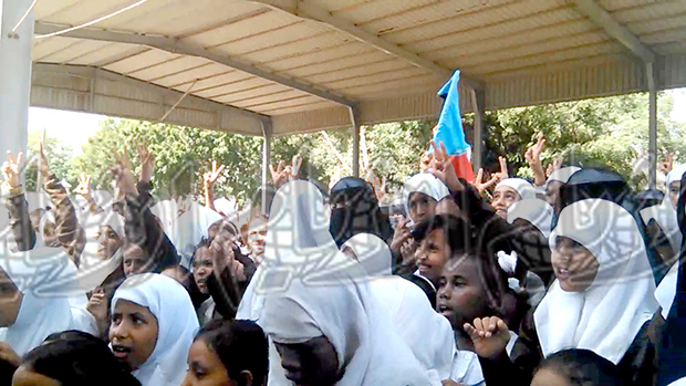 طالبات من ثانوية بلقيس للبنات   