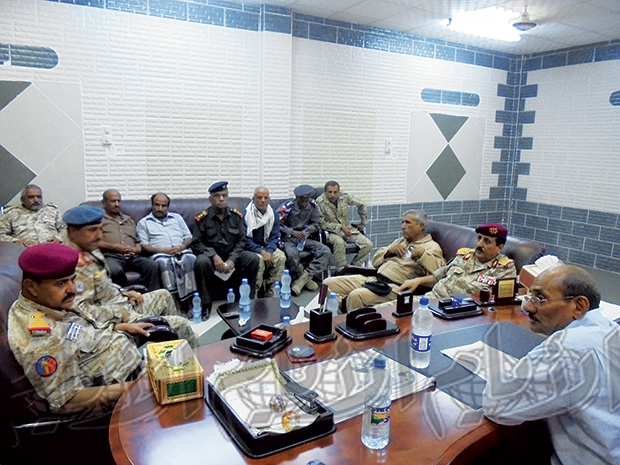 اجتماعا استثنائيا بحضور عدد من القيادات الأمنية لمناقشة تطورات الحادثة واتخاذ الإجراءات الأمنية اجتماعا استثنائيا بحضور عدد من القيادات الأمنية لمناقشة تطورات الحادثة واتخاذ الإجراءات الأمنية