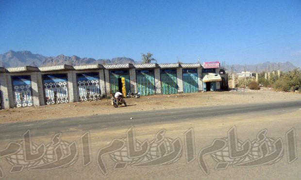 إغلاق للطرقات وعصيان مدني وشل للحركة في الضالع