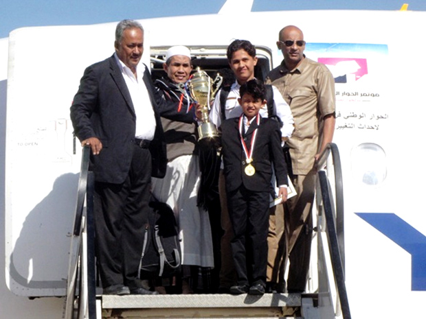 حامد اثناء وصوله الى وطنه