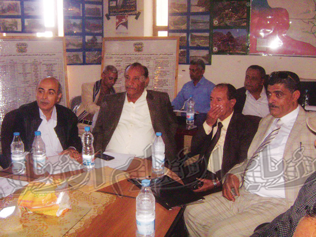 جانب من الحضور في الندوة جانب من الحضور في الندوة