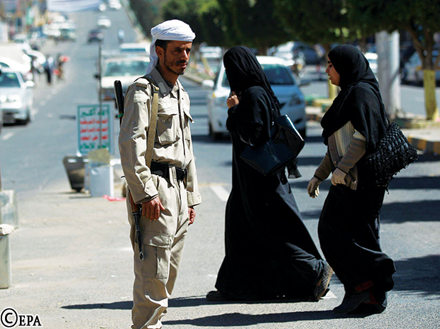 المظاهر العسكرية حلت محل المدنية بصنعاء المظاهر العسكرية حلت محل المدنية بصنعاء