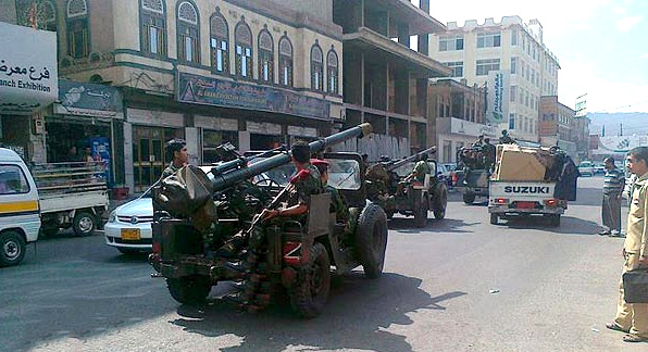 عربة كاتيوشا ووجهت إلى منزل صالح الكائن بشارع حدة عربة كاتيوشا ووجهت إلى منزل صالح الكائن بشارع حدة