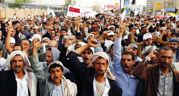 حشود من الحوثيين حشود من الحوثيين
