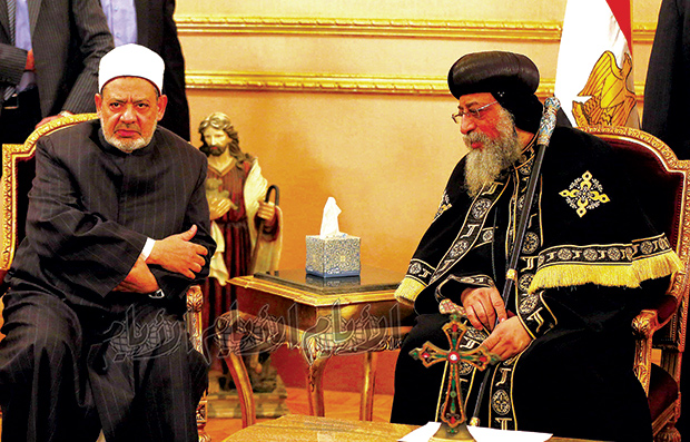 شيخ الأزهر أحمد الطيب يزور بابا الأقباط معزيا يوم أمس شيخ الأزهر أحمد الطيب يزور بابا الأقباط معزيا يوم أمس