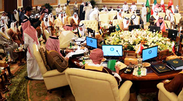 القمة الخليجة طالبت مجلس الأمن بالتدخل في اليمن القمة الخليجة طالبت مجلس الأمن بالتدخل في اليمن