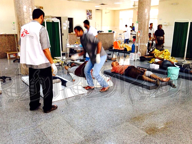 جرحى يتلقون العلاج في مستشفيات عدن جرحى يتلقون العلاج في مستشفيات عدن