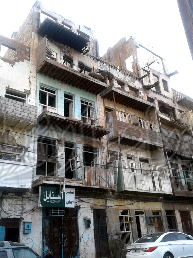 المنازل المتضررة بالحرب المنازل المتضررة بالحرب