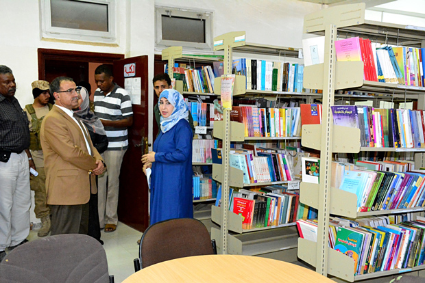 اثناء تفقده رئيس الجامعة مركز المرأة للبحوث والتدريب اثناء تفقده رئيس الجامعة مركز المرأة للبحوث والتدريب