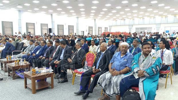 صورة عامة من الحضور بالحفل صورة عامة من الحضور بالحفل