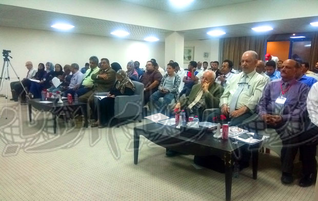 جانب من الحضور بالندوة جانب من الحضور بالندوة