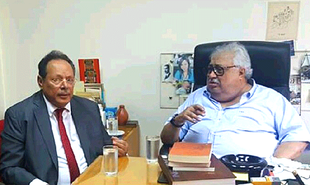 الرئيس الجنوبي الأسبق علي ناصر محمد مع الاستاذ رياض نجيب الريس مدير دار الريس للكتاب والنشر الرئيس الجنوبي الأسبق علي ناصر محمد مع الاستاذ رياض نجيب الريس مدير دار الريس للكتاب والنشر