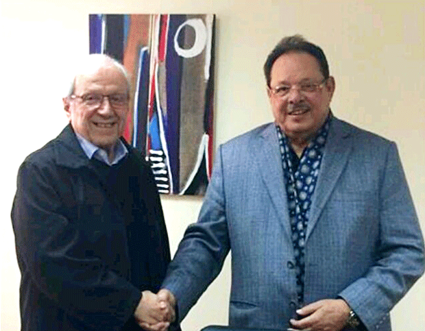 الرئيس الجنوبي الأسبق علي ناصر محمد مع الاستاذ جوزيف أبو عقل مدير دار الفارابي للطباعة والنشر الرئيس الجنوبي الأسبق علي ناصر محمد مع الاستاذ جوزيف أبو عقل مدير دار الفارابي للطباعة والنشر
