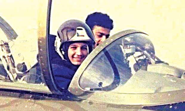 الشهيد العقيد طيار عزيز علي جبر في قاعدة العند الشهيد العقيد طيار عزيز علي جبر في قاعدة العند