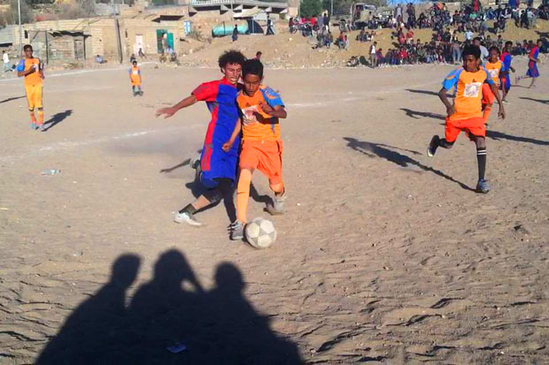 جانب من مباراة بالبطولة جانب من مباراة بالبطولة