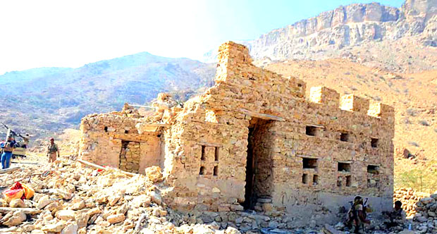 منزل القيادي في تنظيم القاعدة (مطهر باغزوان) - عن «المنطقة العسكرية الثانية» منزل القيادي في تنظيم القاعدة (مطهر باغزوان) - عن «المنطقة العسكرية الثانية»