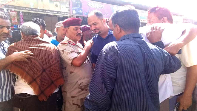 محافظ الضالع يدشّن ثاني مركز لبيع مادة الدقيق محافظ الضالع يدشّن ثاني مركز لبيع مادة الدقيق