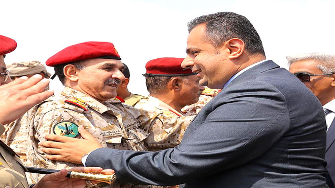 رئيس الوزراء د. معين عبدالملك أثناء وصوله العاصمة عدن