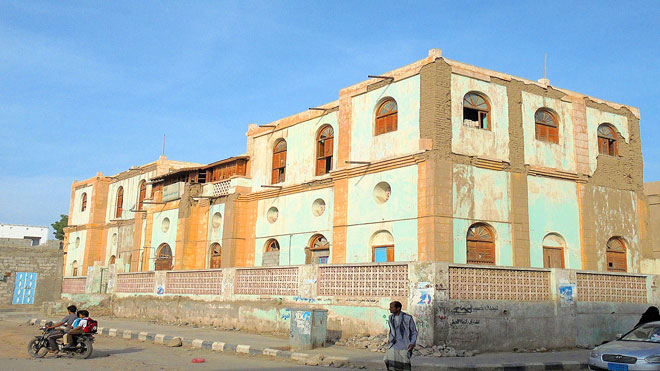 مدرسة المحسنية قبل التدمير مدرسة المحسنية قبل التدمير