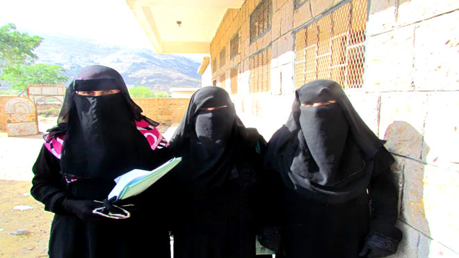 من اليمين الأستاذة منزلة ناجي والأستاذة فاطمة محرم والأستاذة حورية حمزة من اليمين الأستاذة منزلة ناجي والأستاذة فاطمة محرم والأستاذة حورية حمزة