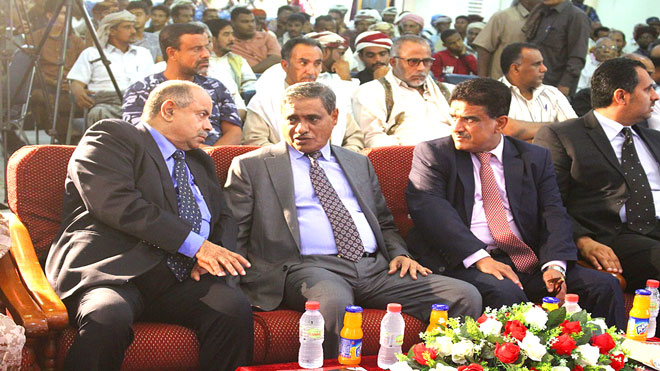 نائب رئيس الوزراء ومحافظ حضرموت خلال الحفل