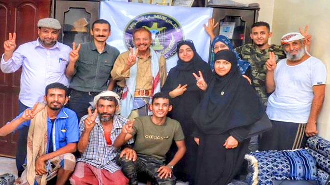 لدى زيارة دائرة حقوق الإنسان بالانتقالي الجنوبي للمرقشي في منزله