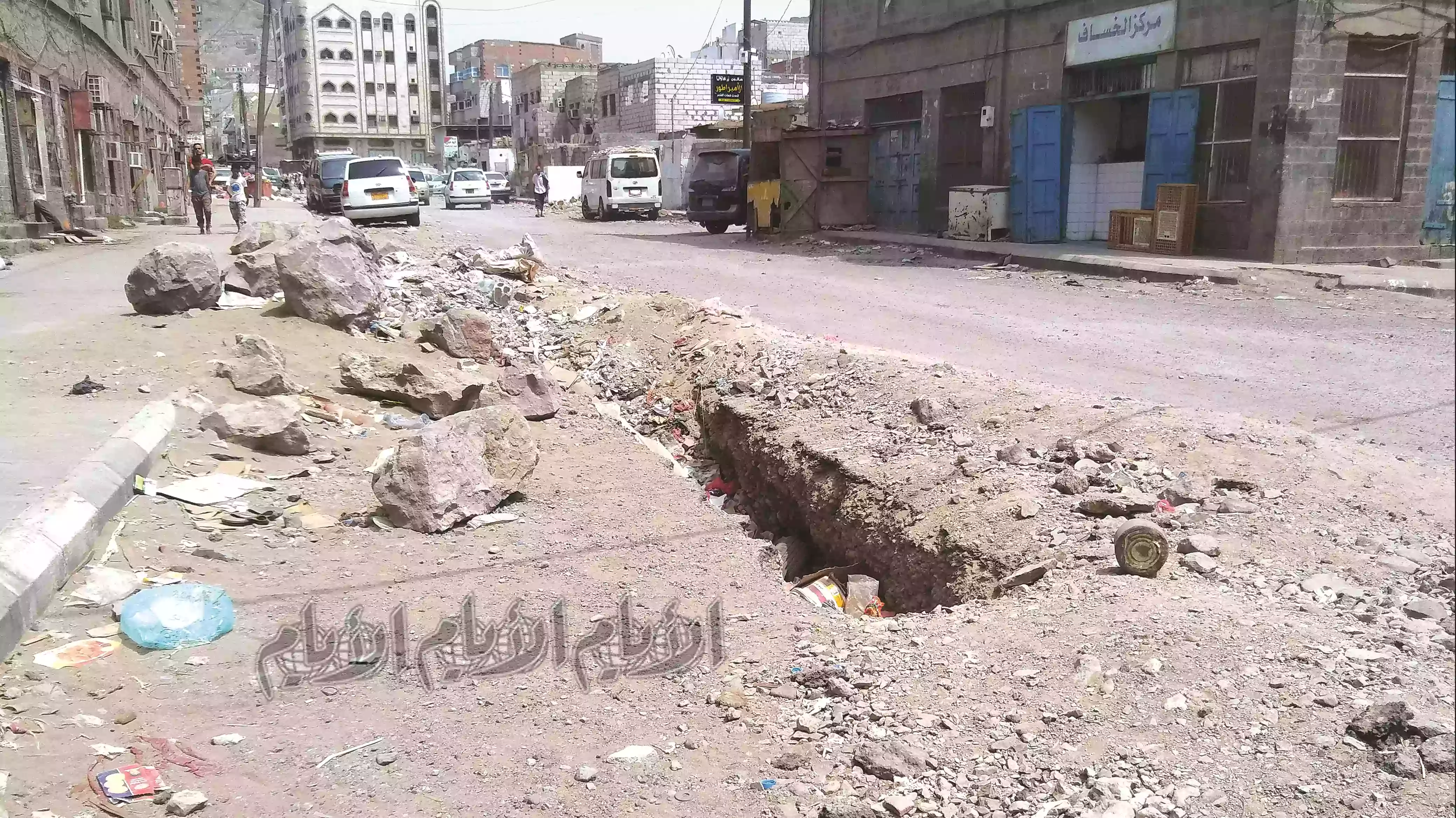 - مدير صندوق النظافة بالمديرية: نقص الآليات وتهالكها يمثل أبرز الصعوبات - مدير صندوق النظافة بالمديرية: نقص الآليات وتهالكها يمثل أبرز الصعوبات