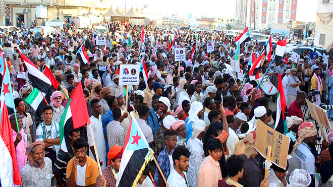 المهرة.. انتفاضة شعبية لطرد الميسري والجبواني المهرة.. انتفاضة شعبية لطرد الميسري والجبواني