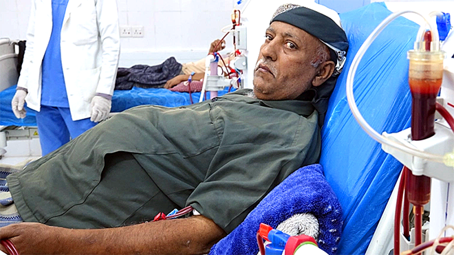 صورة مريض يجري عملية الغسيل في تعز- التربة صورة مريض يجري عملية الغسيل في تعز- التربة