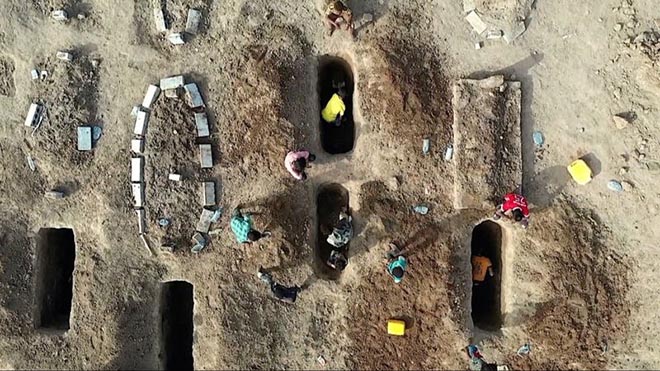 القبور في مقبرة الرضوان القبور في مقبرة الرضوان
