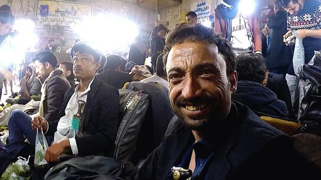 لا أثر للتباعد في شوارع اليمن لا أثر للتباعد في شوارع اليمن