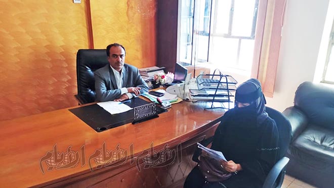 مأمور مديرية خورمكسر عواس أحمد الزهري، مع الزميلة "آسيا" مأمور مديرية خورمكسر عواس أحمد الزهري، مع الزميلة "آسيا"