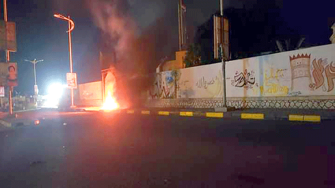 عودة الاحتجاج الغاضب لانهيار الكهرباء بالمكلا عودة الاحتجاج الغاضب لانهيار الكهرباء بالمكلا