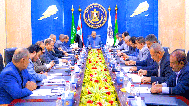 اجتماع هيئة رئاسة المجلس الانتقالي أمس الإثنين اجتماع هيئة رئاسة المجلس الانتقالي أمس الإثنين