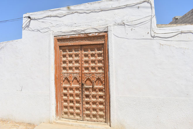 سدة (باب) دار آل قرنح في الديس الشرقية بحضرموت ( محمد مفلح) سدة (باب) دار آل قرنح في الديس الشرقية بحضرموت ( محمد مفلح)